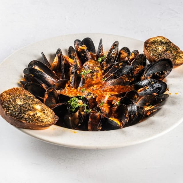 Mussels Fra Diavolo.