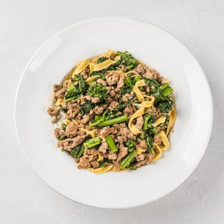 Broccoli Rabe, Garlic, & Sausage Over Penne Pasta Tray